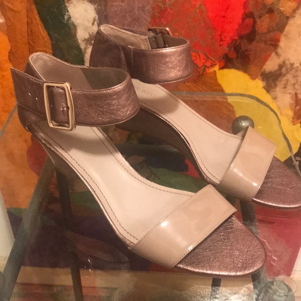 Women’s sandals